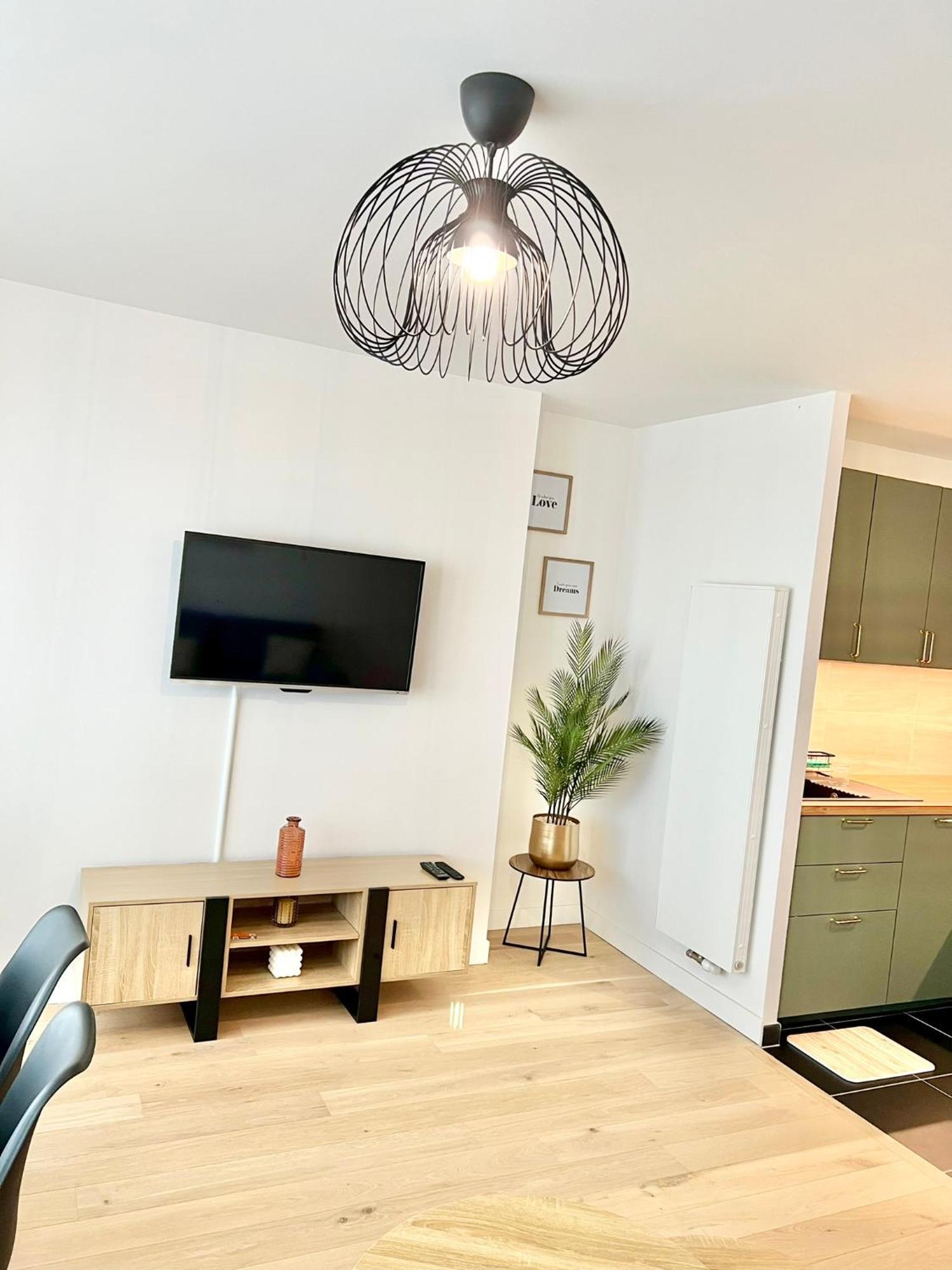Appartement Neuf Et Spacieux Clichy Exterior photo